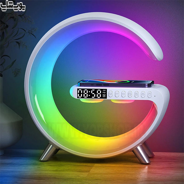 چراغ، ساعت، اسپیکر و شارژر بی سیم ادونگ مدل Smart Light با نور پردازی RGB می باشد.