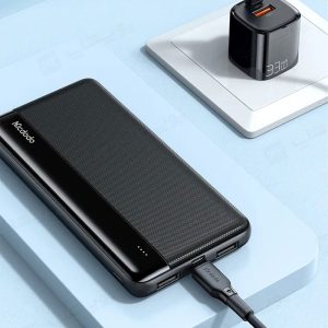 پاوربانک 10000mAh مک دودو مدل Mcdodo MC-136 دارای پورت ورودی تایپ C می باشد.