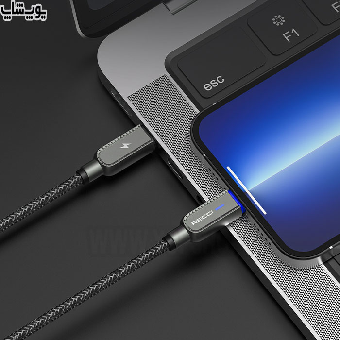 کابل شارژ USB به لایتینگ رسی مدل RS02L با سیستم قطع خودکار جریان برق از باتری محافظت می‌کند.