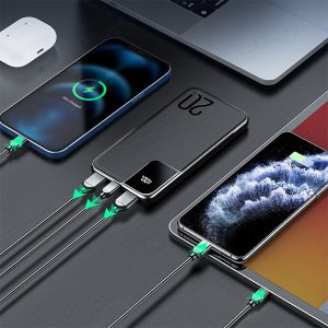 پاوربانک 10000mAh جویروم مدل JR-QP190 دارای قابلیت شارژ 3 دستگاه همزمان می باشد.