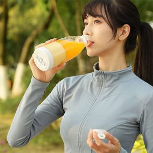 دستگاه مخلوط کن قابل حمل 350 میلی لیتر مدل Fresh juice قابل حمل و شارژی است