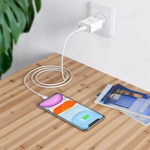 شارژر دیواری هوکو مدل C81A با کابل همراه تایپ C از کابل رابط 1 متری برخوردار است