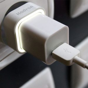 محافظ و تبدیل هادرون مدل A08 دارای نشانگر می باشد.