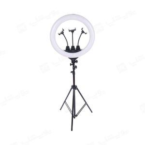 رینگ لایت مدل ZB-F348 دارای 3 هولدر برای گوشی می باشد.