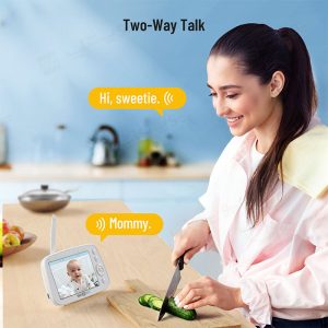 دوربین کنترل کودک پاریس رون مدل PE-IH003 دارای قابلیت انتقال دو طرفه صدا است.