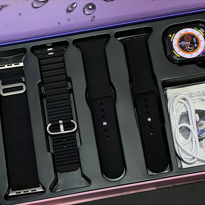ساعت هوشمند مدل Tk19 Pro Max همراه با شارژر بی سیم می باشد.