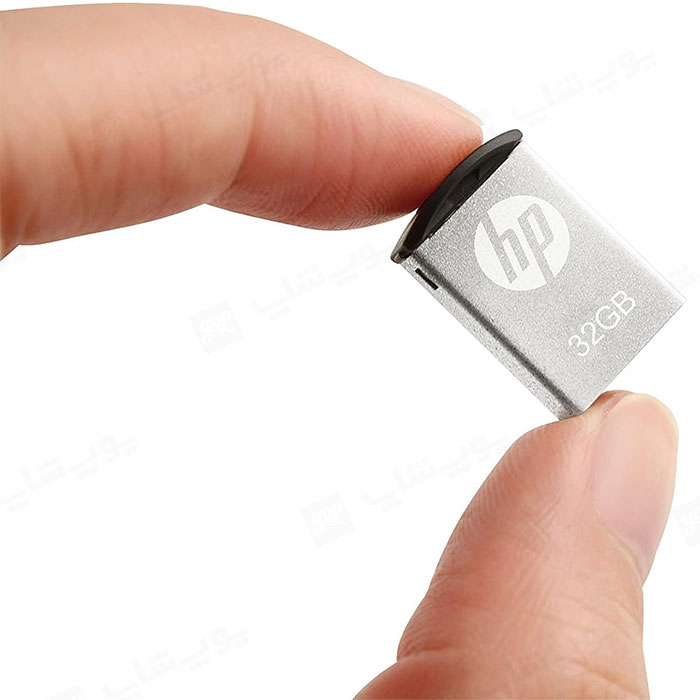 فلش مموری اچ پی مدل v222w USB2.0 با ظرفیت 32 گیگابایت در ابعاد کوچک می باشد.