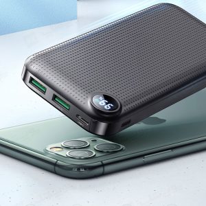 پاوربانک 20000mAh مک دودو مدل MC-716 دارای نمایشگر با کیفیت است.