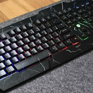 کیبورد سیمی گیمینگ RGB بیاند مدل BGK-9500 دارای طراحی ظاهری متفاوت است.