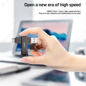 فلش مموری OTG داهوا مدل P629 USB3.2 Gen1 ظرفیت 32 گیگابایت در ابعاد مناسب قرار دارد.
