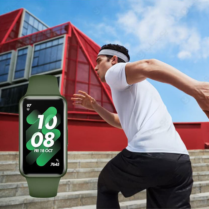 ساعت هوشمند هواوی BAND 7 مناسب برای فعالیت های ورزشی است.