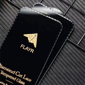 گلس محافظ صفحه نمایش دیاموند گوشی اپل IPhone 13 Pro Max با دوام بسیار بالا است.
