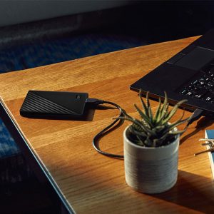 هارد اکسترنال 5TB وسترن دیجیتال مدل My Passport دارای طراحی زیبا می باشد.