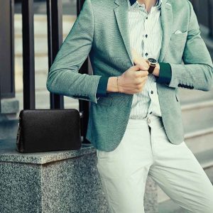 کیف اثر انگشتی گرین لاین مدل London GNFLV1FPBAG دارای قابلیت حمل آسان می باشد.