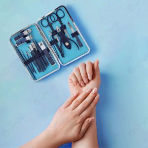 کیت مانیکور 18 در1 مسافرتی گرین لاین مدل GNMTRVL18 دارای 18 ابزار کاربردی است.