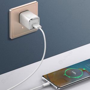 کابل شارژ USB به لایتنینگ 25W الدینیو مدل LS901 به طول 1 متر دارای قابلیت شارژ سریع است.