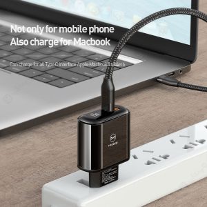 شارژر دیواری 20 وات مک دودو مدل LCH-717 با کابل تایپ C به لایتنینگ با دوشاخه 2 پین استاندارد اروپا می باشد.
