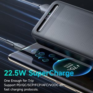 پاوربانک 20000mAh مک دودو مدل MC-389 با توان حداکثر 22.5 وات می باشد.