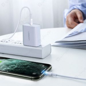 کابل Type-C به Iphone Lightning یوگرین مدل 60749 US171 به طول 2 متر با قابلیت شارژ سریع است.