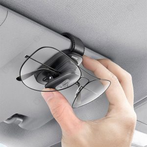 گیره نگهدارنده عینک خودرو بیسوس مدل ACYJN بدون بروز آسیب به عینک است.