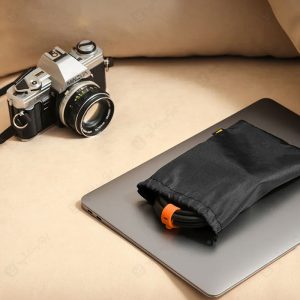 مبدل برق بیسوس مدل PS211 دارای کیف برای حمل آسان می باشد.