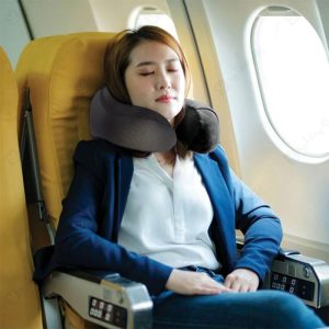 بالش گردنی گرین لاین مدل Neck Pillow GNMEFMNECK مناسب برای منزل؛ محل کار و سفر است.