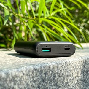پاوربانک 35 وات 10050mAh پاورولوژی مدل Onyx Mobo Edition دارای 2 عدد پورت خروجی است.