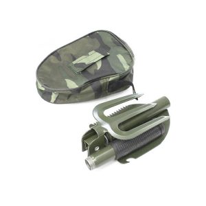 بیل تاشو چند کاره کمپینگ مدل M41 دارای کیف حمل است.