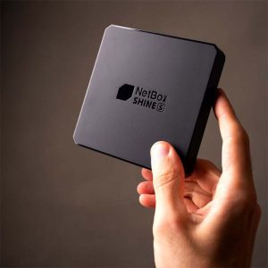 اندروید باکس نت باکس مدل Shine S در ابعاد و وزن مناسب می باشد.