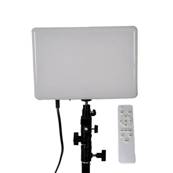 پروژکتور LED مدل PL-36 دارای ریموت کنترلر می باشد.
