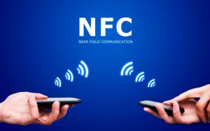 فناوری NFC چیست؟ بررسی جامع مزایا، معایب و کاربردهای آن [مرداد 1403]