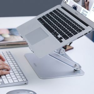 پایه نگهدارنده لپ تاپ و تبلت نیلکین مدل Pro Desk یک محصول کاربردی است.