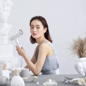 سشوار یونی تاشو قابل حمل پرودو مدل Ionic Hair Dryer یک وسیله کاربردی برای استایل مو می باشد.