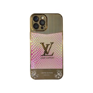کاور گوشی آیفون 12Pro Max طرح LV Golden1