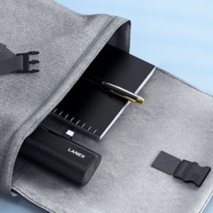 مینی پاوربانک 5000mAh لانکس مدل LP25 با قابلیت حمل آسان است.