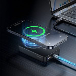 پاوربانک 10000mAh مگنتی مک دودو مدل MC-593 با پشایبانی از قابلیت مگ سیف می باشد.