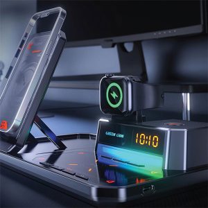 شارژر بی سیم، اسپیکر و هولدر 6 کاره گوشی گرین لاین مدل 6IN1 Multifunctional دارای ساعت دیجیتال است.