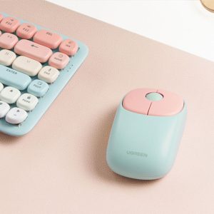موس بی سیم یوگرین مدل MU102 دارای طراحی دو رنگ است.