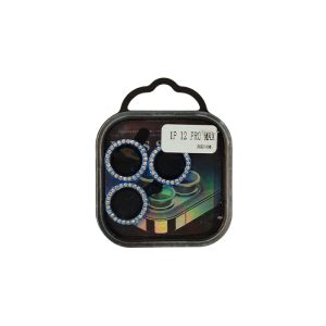 محافظ لنز دوربین گوشی آیفون 12Pro Max نگین دار با رنگ آبی محفظه مخصوص است.