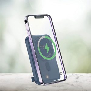 پاوربانک 10000mAh مگ سیف و استند پاوا مدل MAGCORE 22.5W پشتیبانی از فناوری مگ‌سیف باعث می‌شود تا گوشی‌های آیفون و دستگاه‌های سازگار به صورت مغناطیسی به پاوربانک متصل شوند.