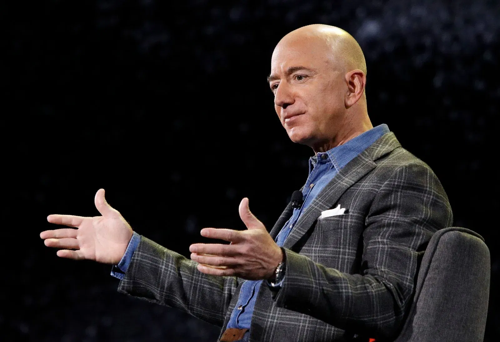 بیوگرافی جف بزوس (Jeff Bezos): چطور به پیشروترین کارآفرین قرن تبدیل شد؟